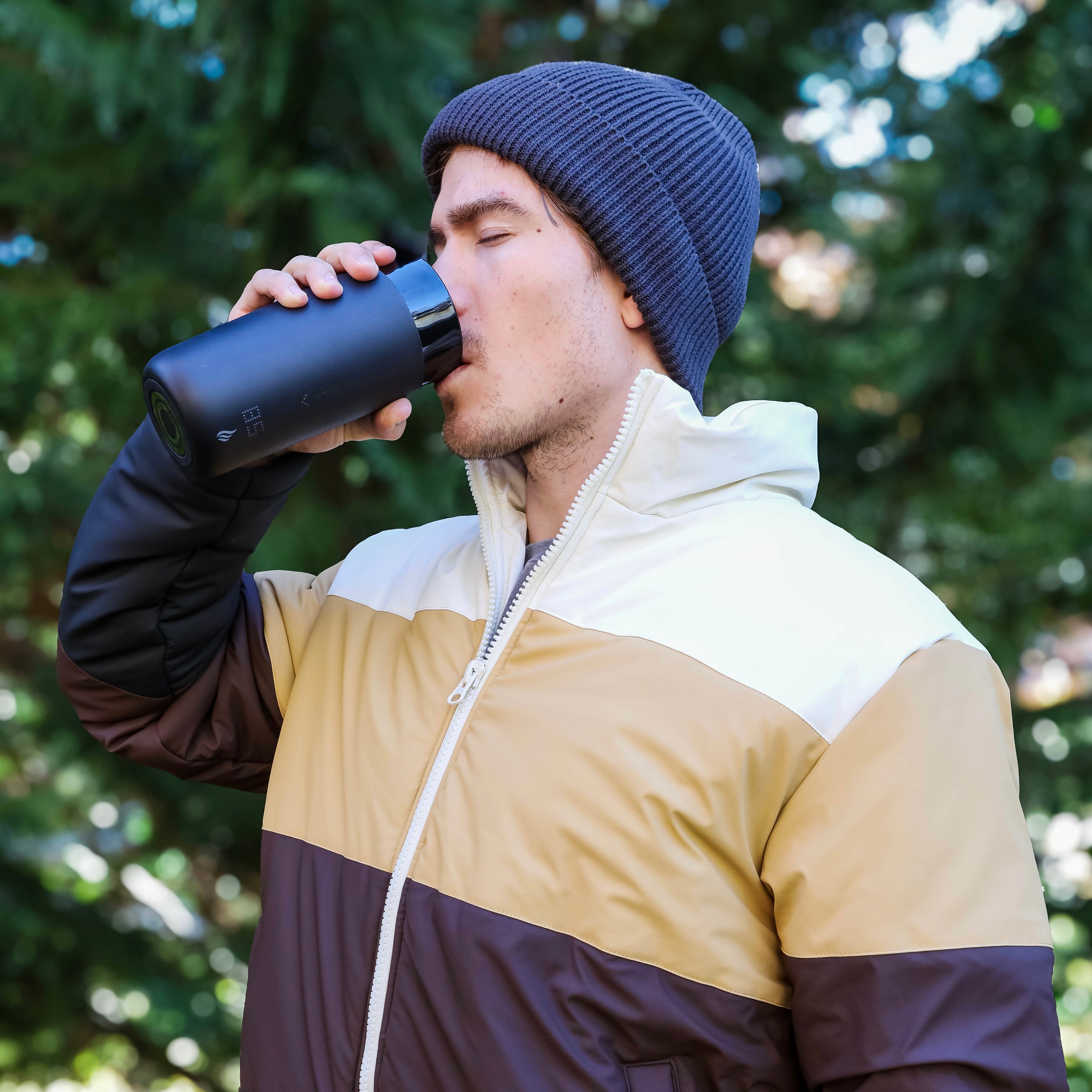 Ciups® GoMug keeping coffee warm and being enjoyed while on the move