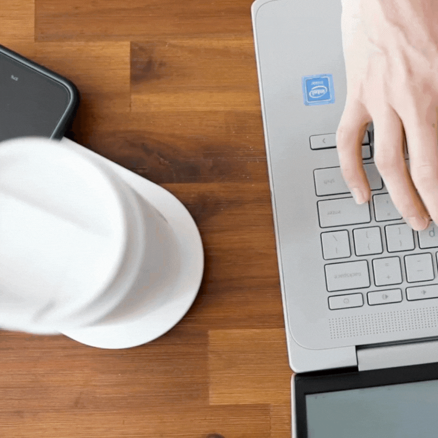 Ciups GoMug on the wireless charging hub