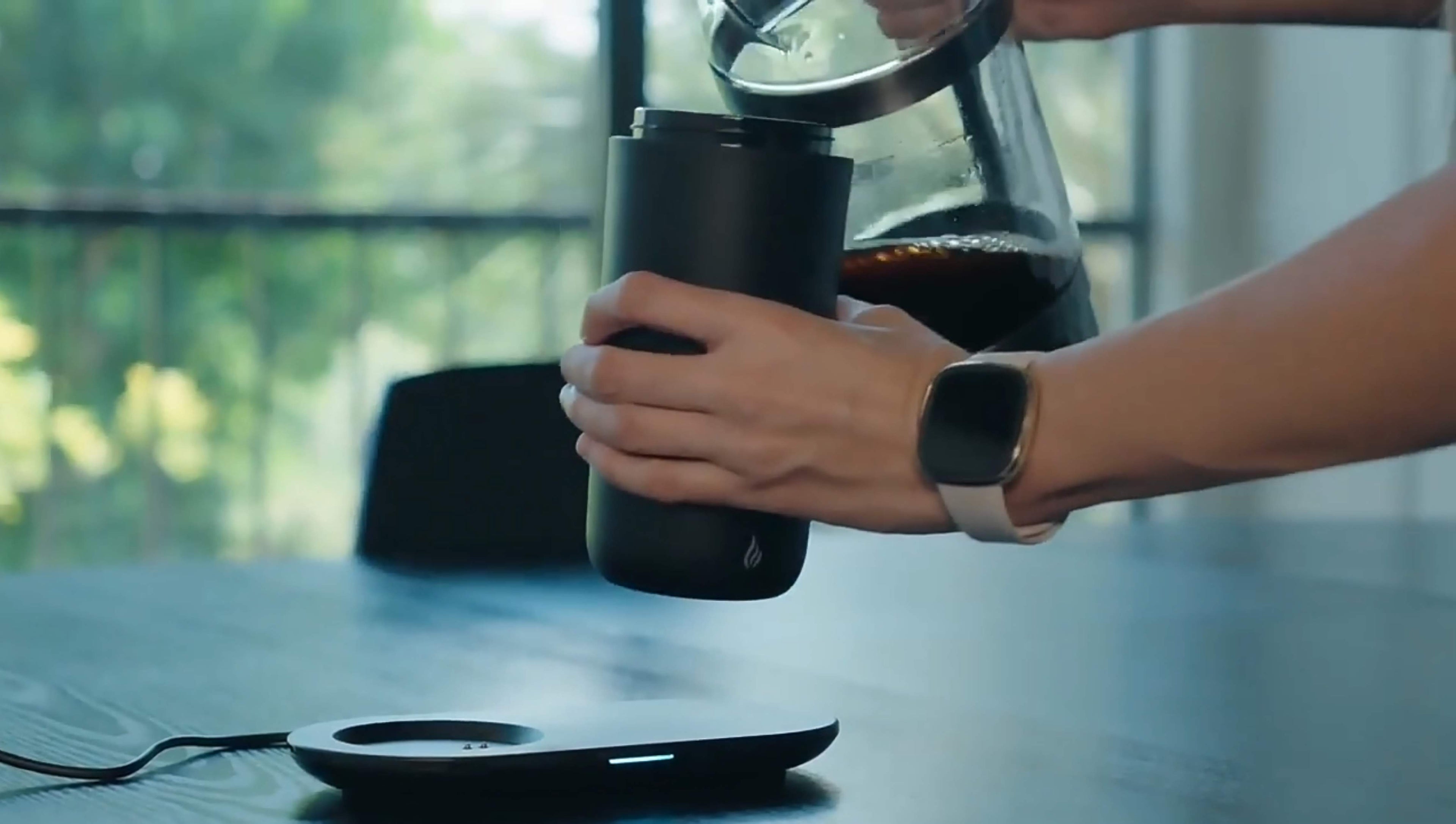 Pouring coffee into the Ciups GoMug